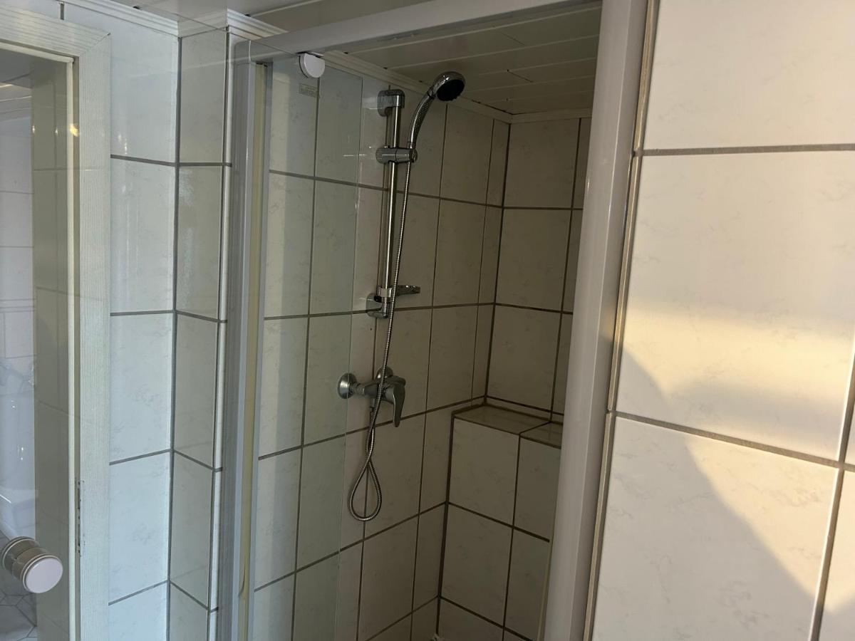 Pension Hotel Leinefelde Am Bahnhof Екстер'єр фото